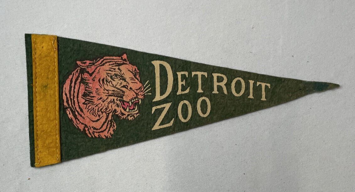Vintage Detroit Zoo 9” / Detroit Zoo Souvenir Pennant