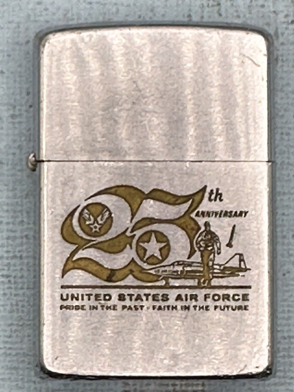 Vintage 1972 US Air Force 25th Anniversary Chrome Zippo Lighter