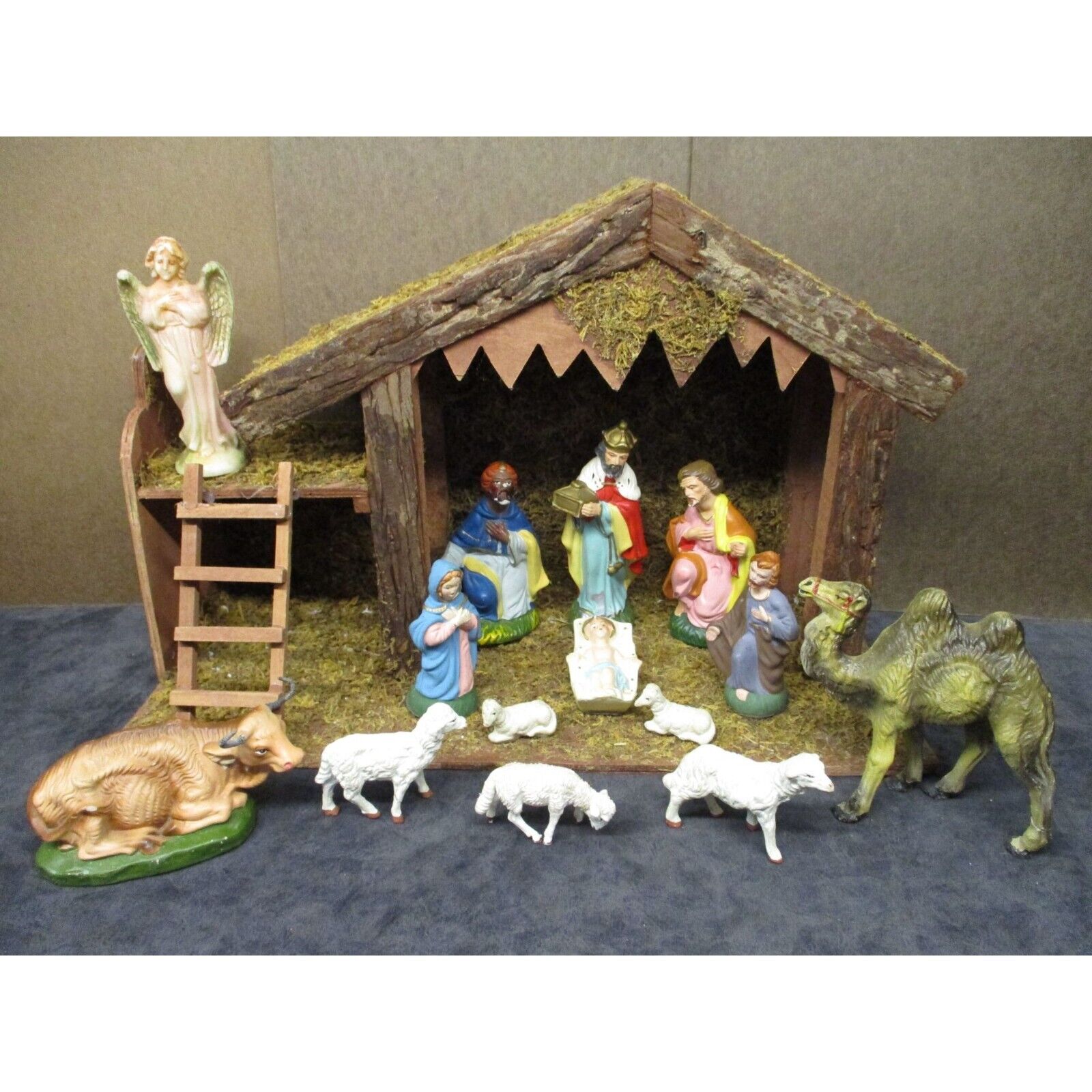Vintage Manger/Nativity Scene Lot With 14 Figures MIXED LOT Estate Find LARGE