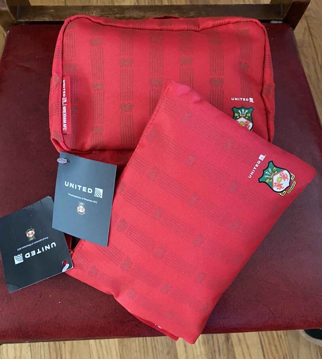 Wrexham Polaris And Premium Plus Bag Set In Red United Airlines Sealed Therabody