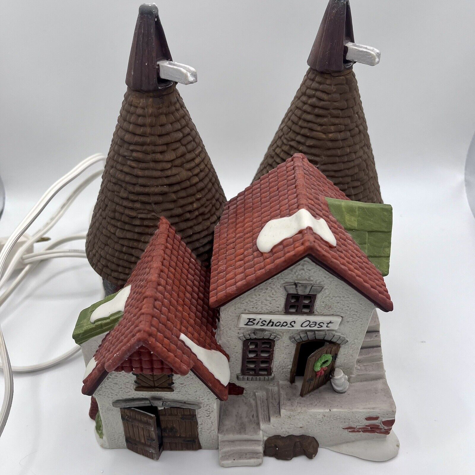 Department 56 Bishops Oast House #55670 Dickens Village Heritage Collection