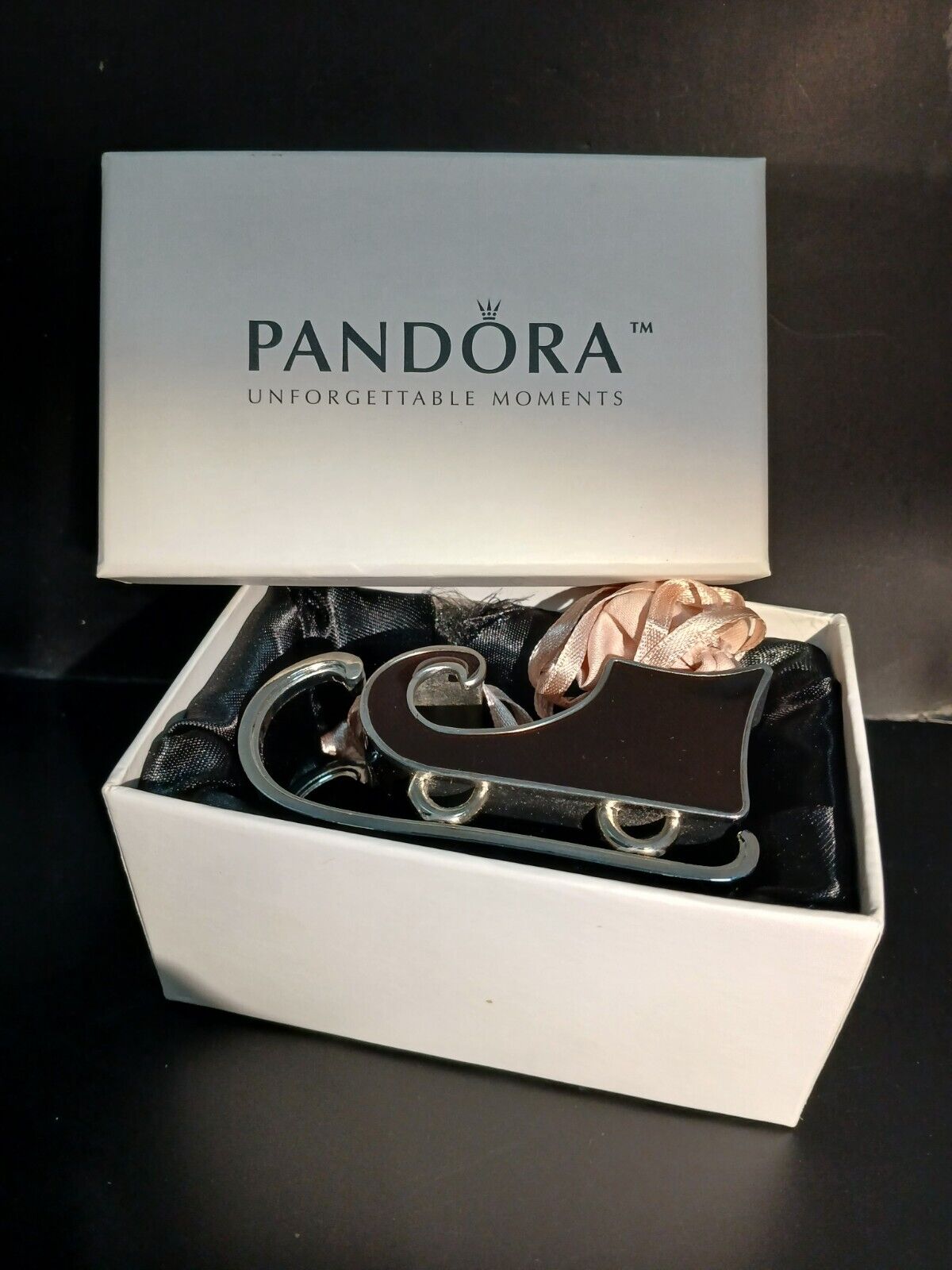 Pandora Unforgettable Moments 2010 Christmas Sleigh Ornament Collect 3rd In Seri