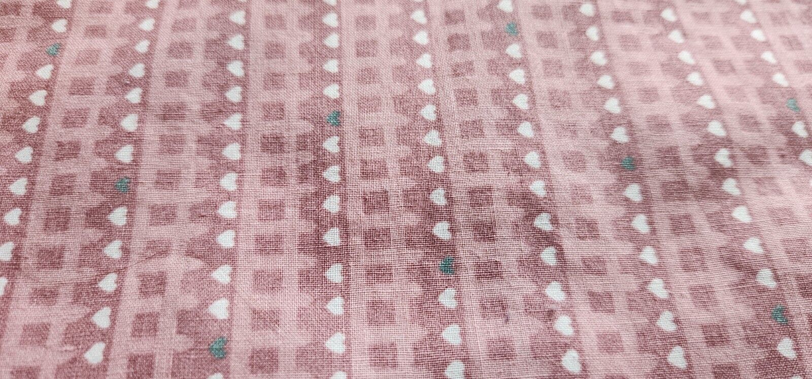 Vintage Fabric * Hearts * 100% cotton -  28