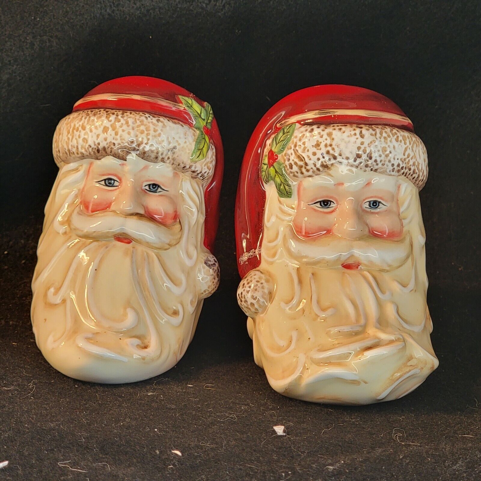 Vintage CIC Santa Salt & Pepper Shakers Hand Painted Ceramic Beautiful Details