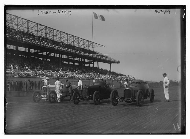 Start,August 8,1917,Automobile racing,spectatorsflag,Bain News Service,racetrack