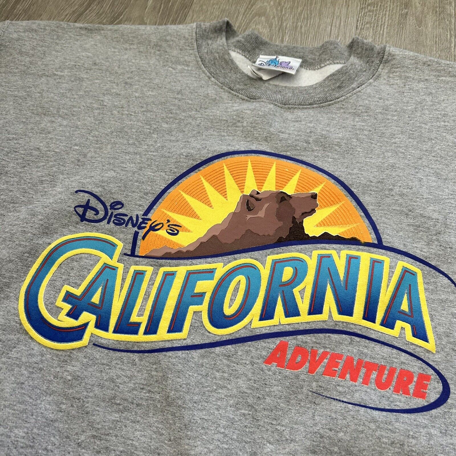 Disney’s California Adventure Vintage Pixar Pier RARE Crewneck Sweatshirt Large