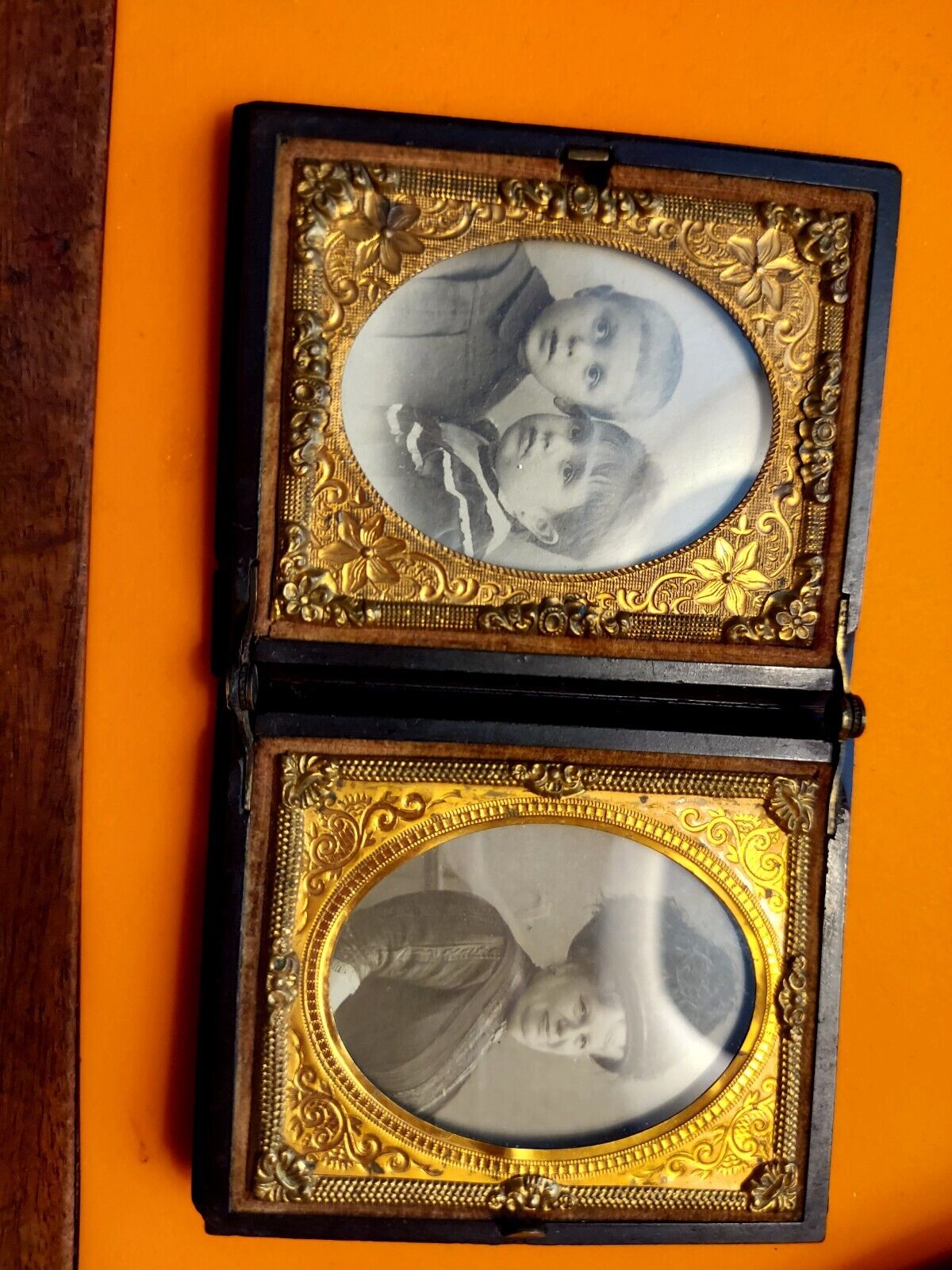 Antique Civil War Embossed Leather Pocket Picture Frame W/Copper Matte