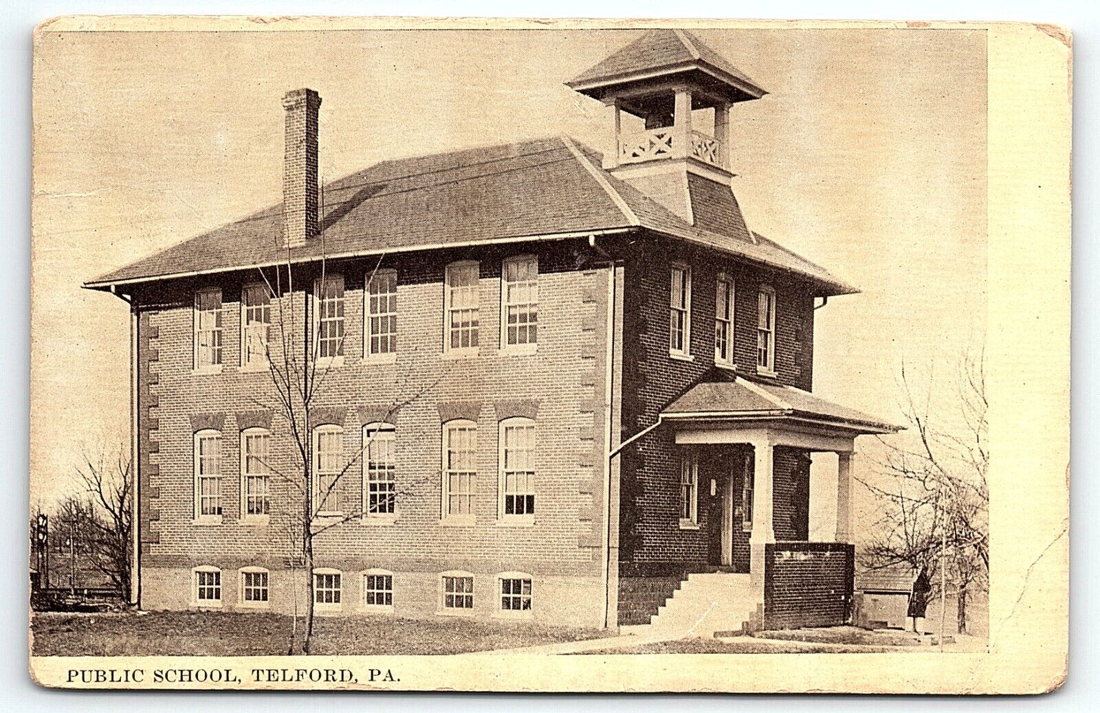 c1910 TELFORD PA PUBLIC SCHOOL STREET VIEW EARLY UNPOSTED POSTCARD P4092