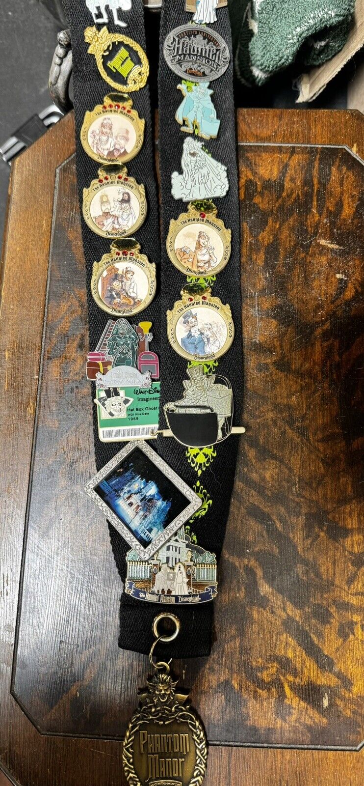 Disney’s Haunted Mansion Collectable Pins/Lanyard, 17 Pins