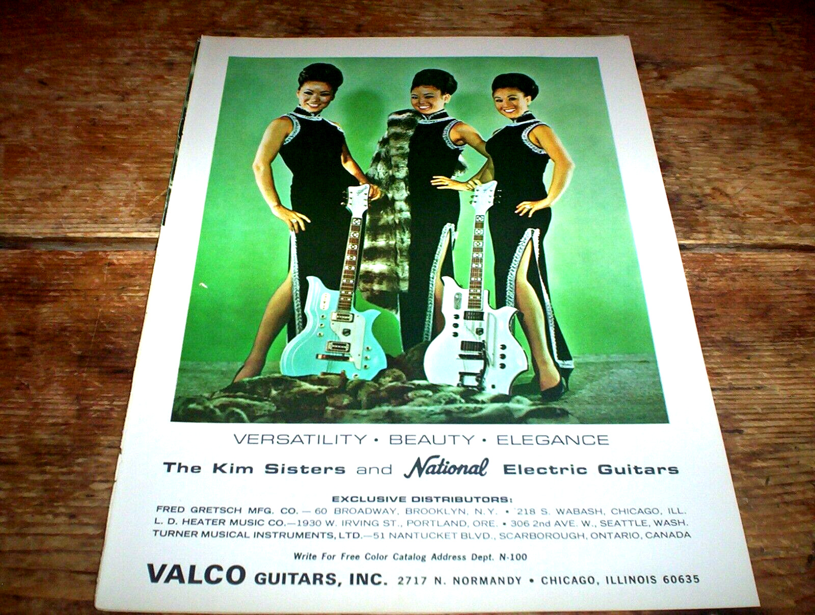 THE KIM SISTERS ( VALCO GUITARS ) 1967 Vintage U.S. magazine COLOR PROMO Ad NM- 
