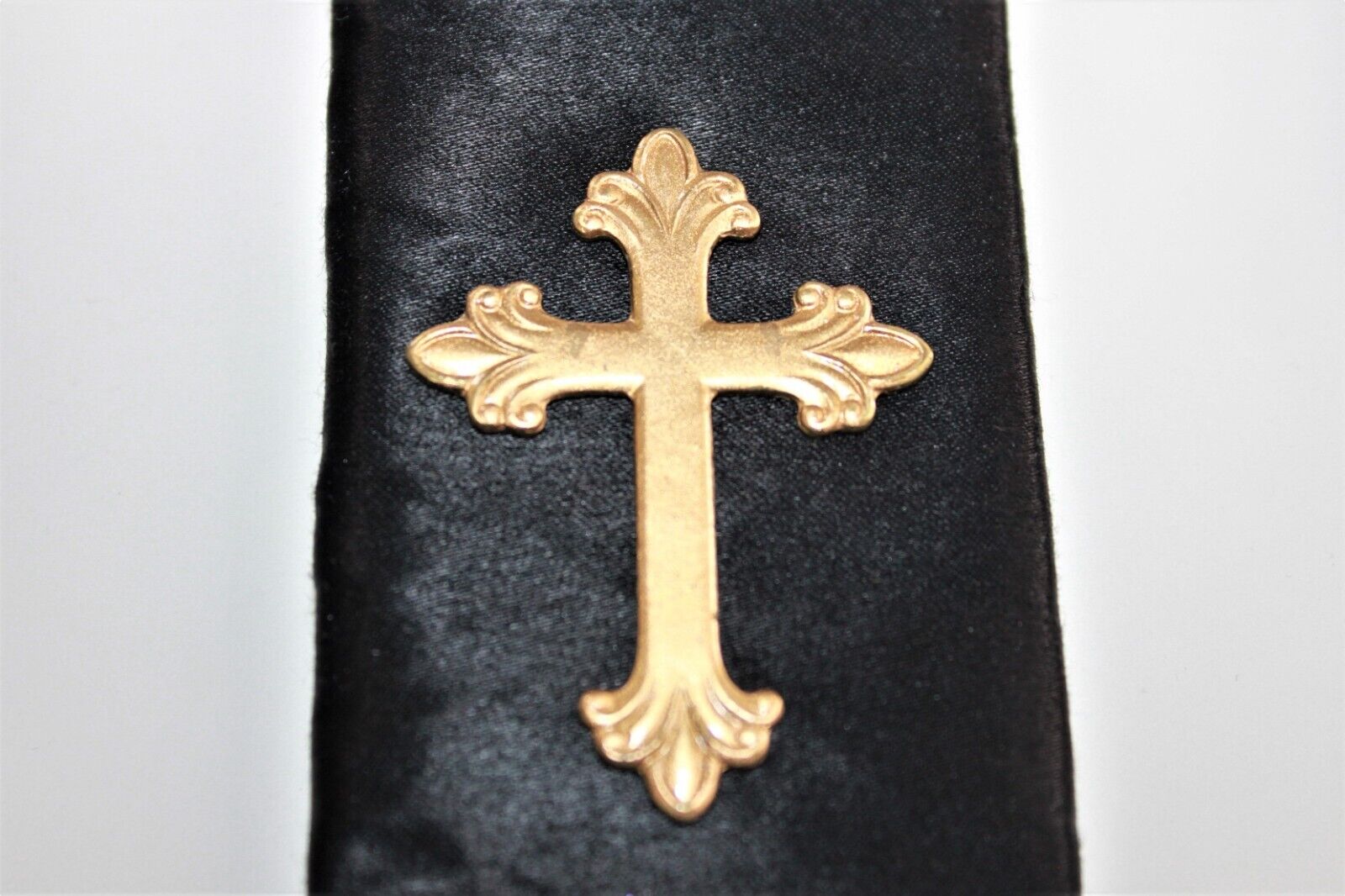 Rare Georgian ? Antique ~ Heavy 18 k Gold Gilt ~ Religious Budded Cross ~ 8.6 g