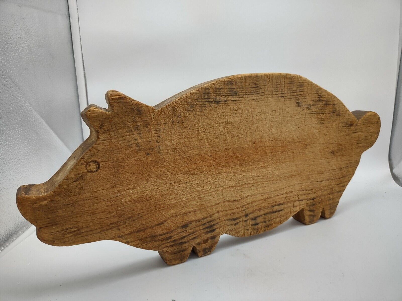VTG Rustic Wood Pig Cutting Chop Board 1