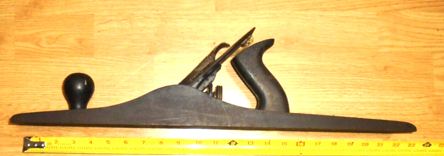 VINTAGE STANLEY BAILEY NO.7 WOOD PLANE WITH CORRUGATED BOTTOM, USA.