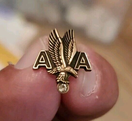 American Airlines 10 Year Service Pin 1 diamond 10k Gold Eagle pin AA