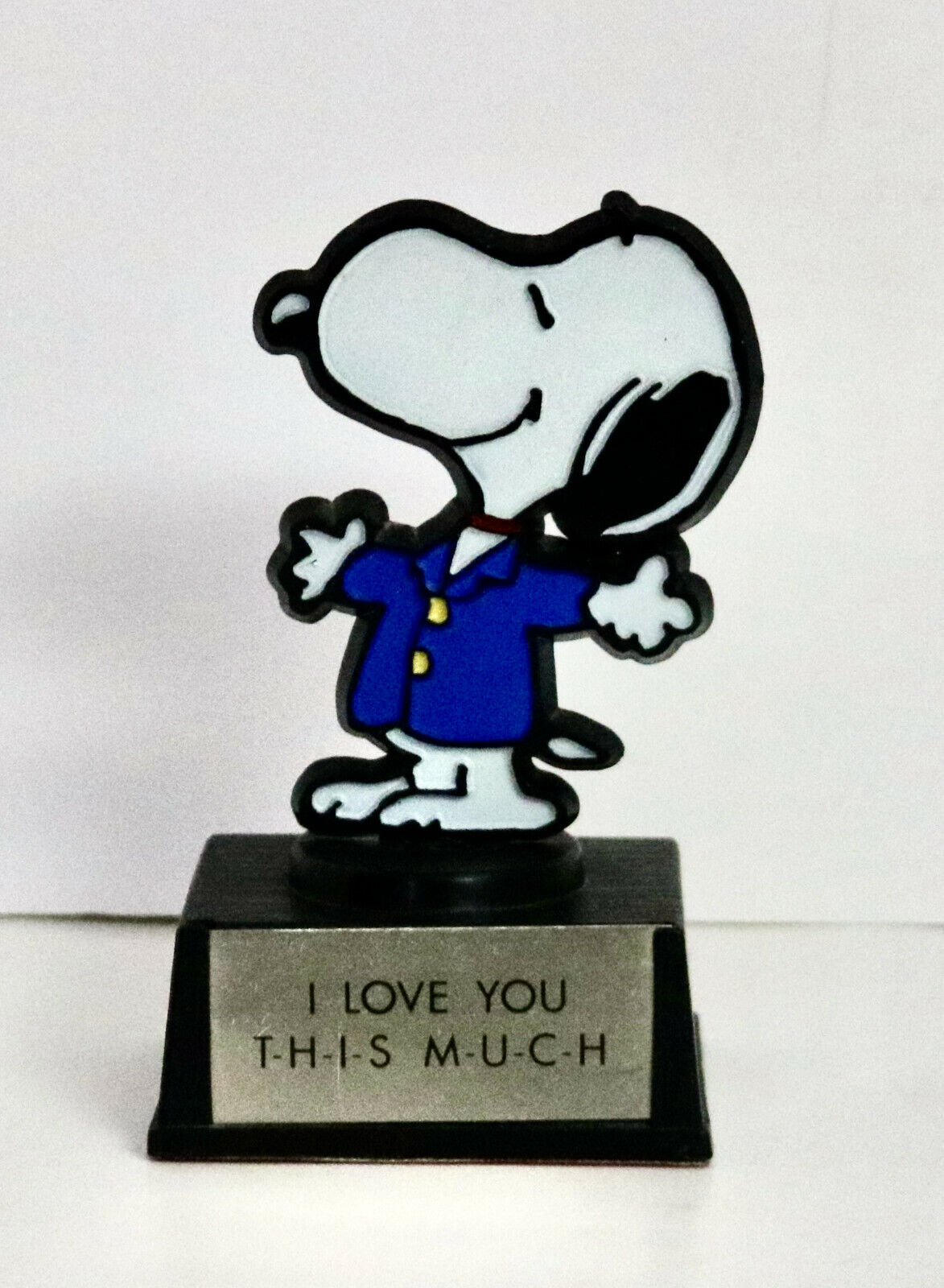 Peanuts Trophy Award Aviva Snoopy I LOVE YOU THIS MUCH