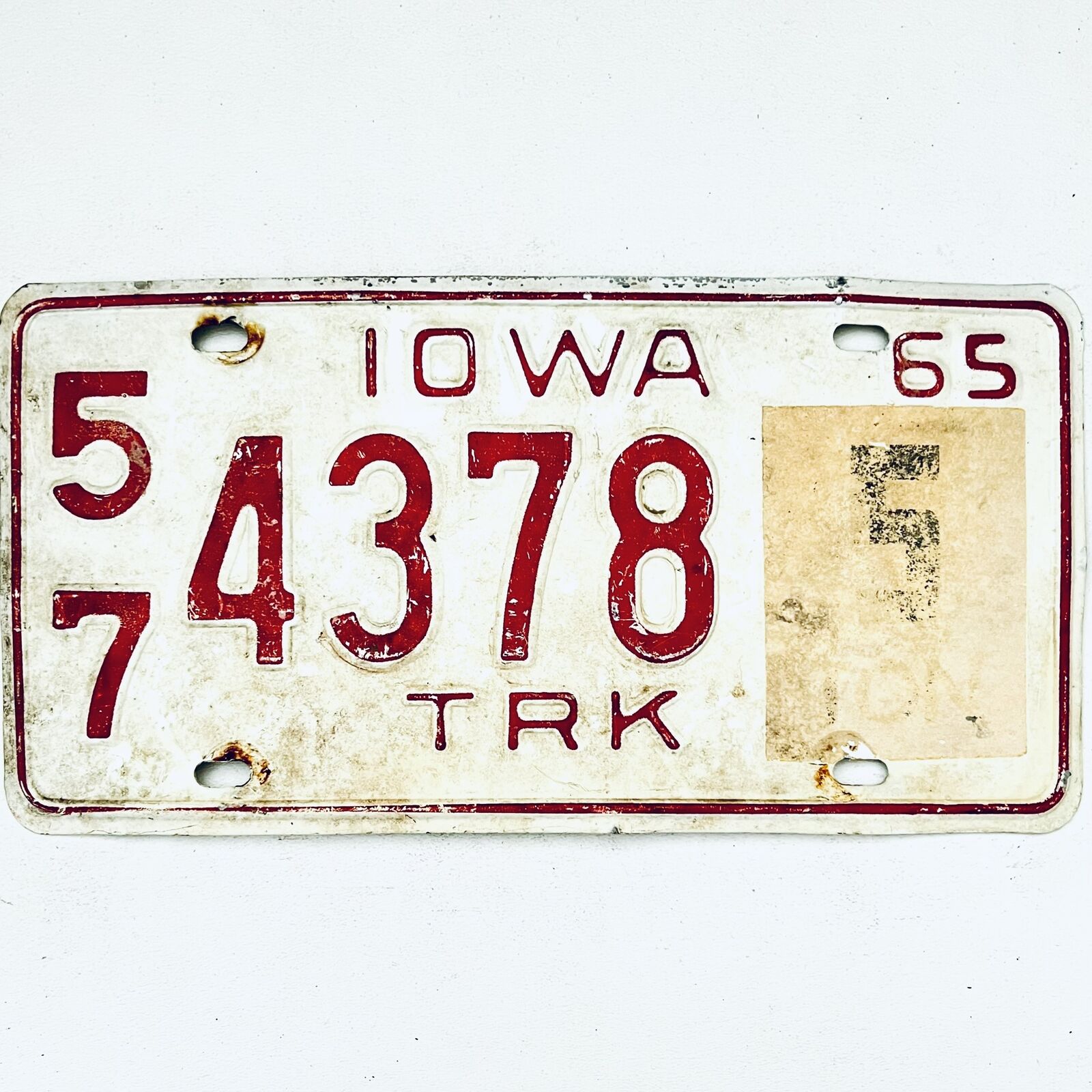 1965 United States Iowa Linn County Truck License Plate 57 4378