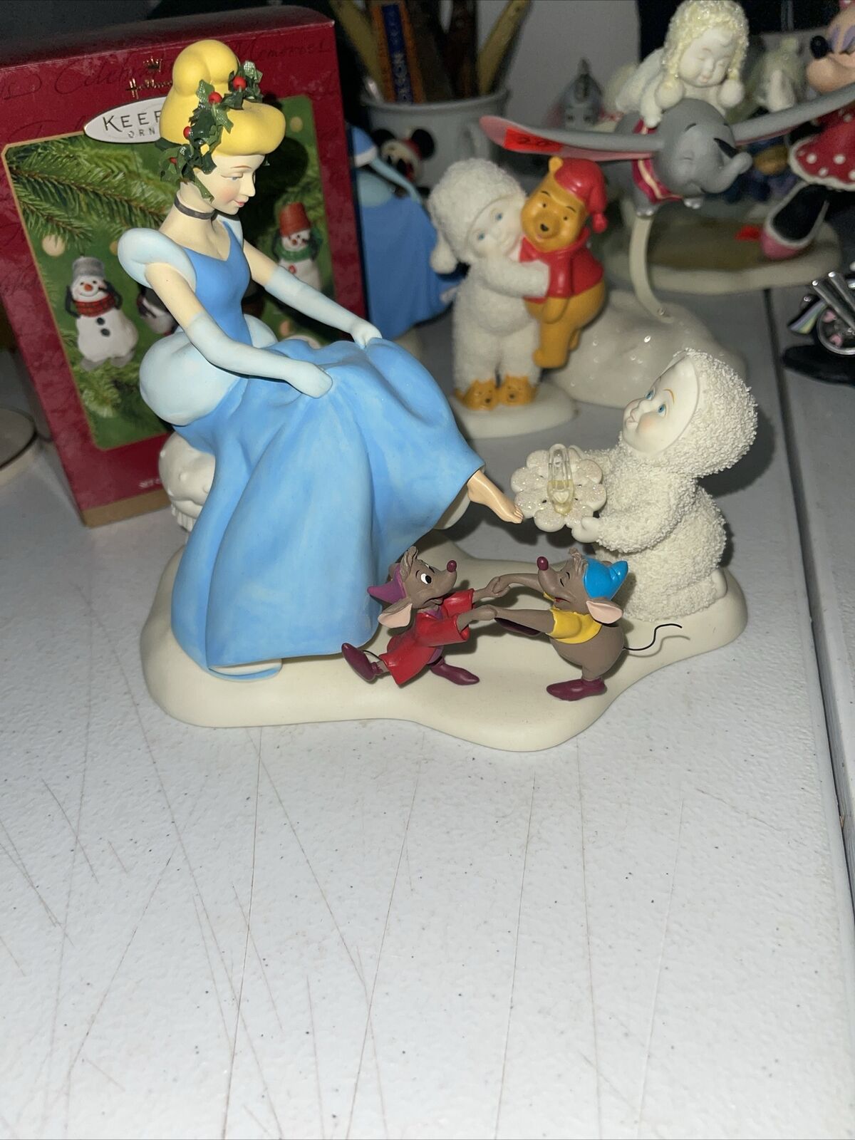 Disney Snowbabies Cinderella Guest Collection \'\'If the Shoe Fits\'\' Dept 56 69830