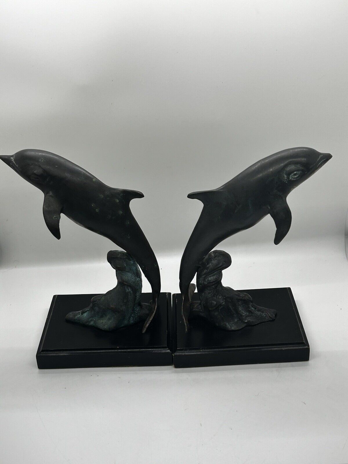 Vntg 5.5”x3.5”x8” San Pacific Int’l SPI Bronze/Brass Wood Base Dolphin Book Ends