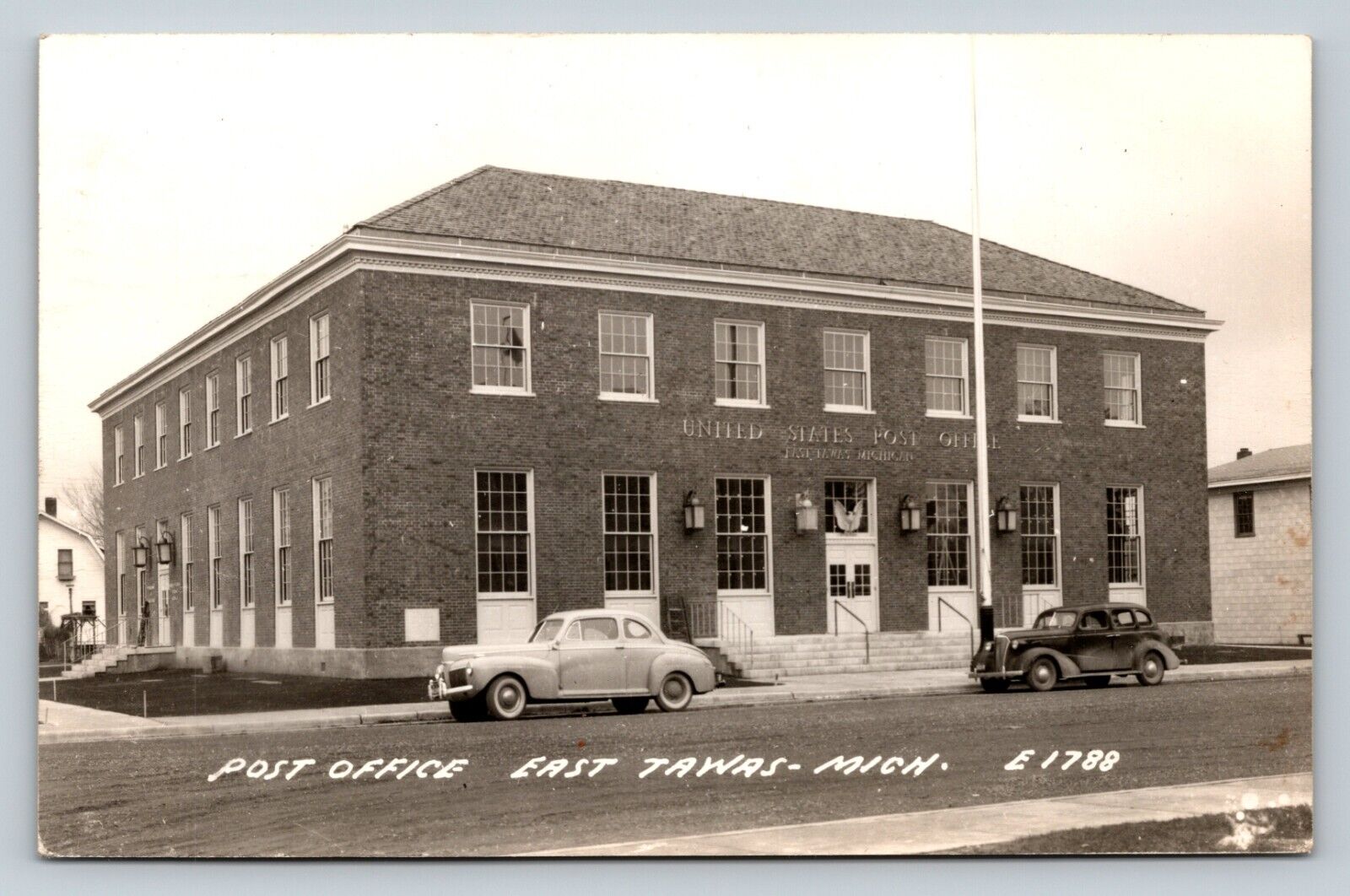 c1948 RPPC US Post Office In EAST TAWAS Michigan CLASSIC Cars VINTAGE Postcard
