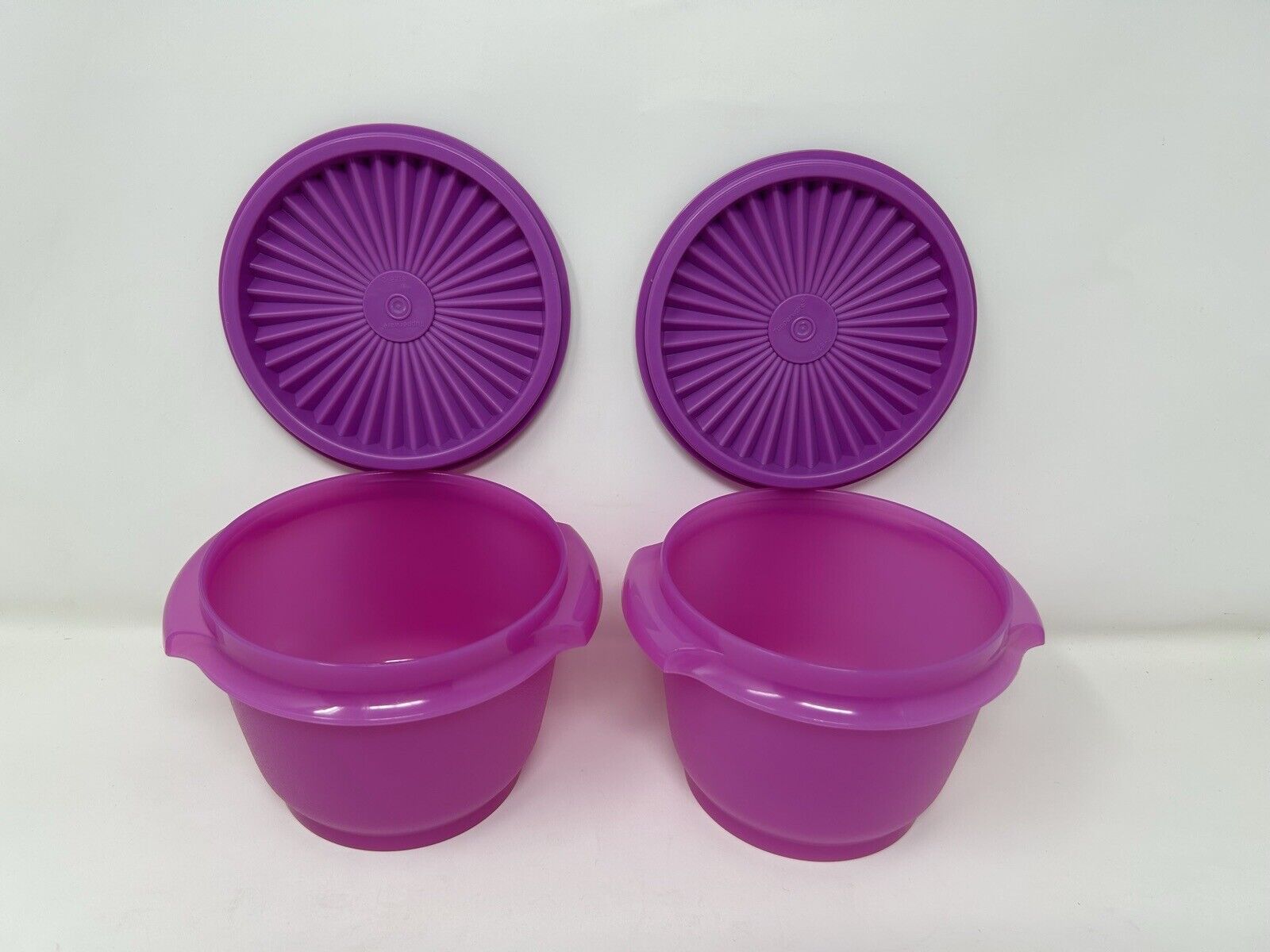 Tupperware Servalier Bowls & Liquid Tight Instant Seals 20oz purple set of 2 New