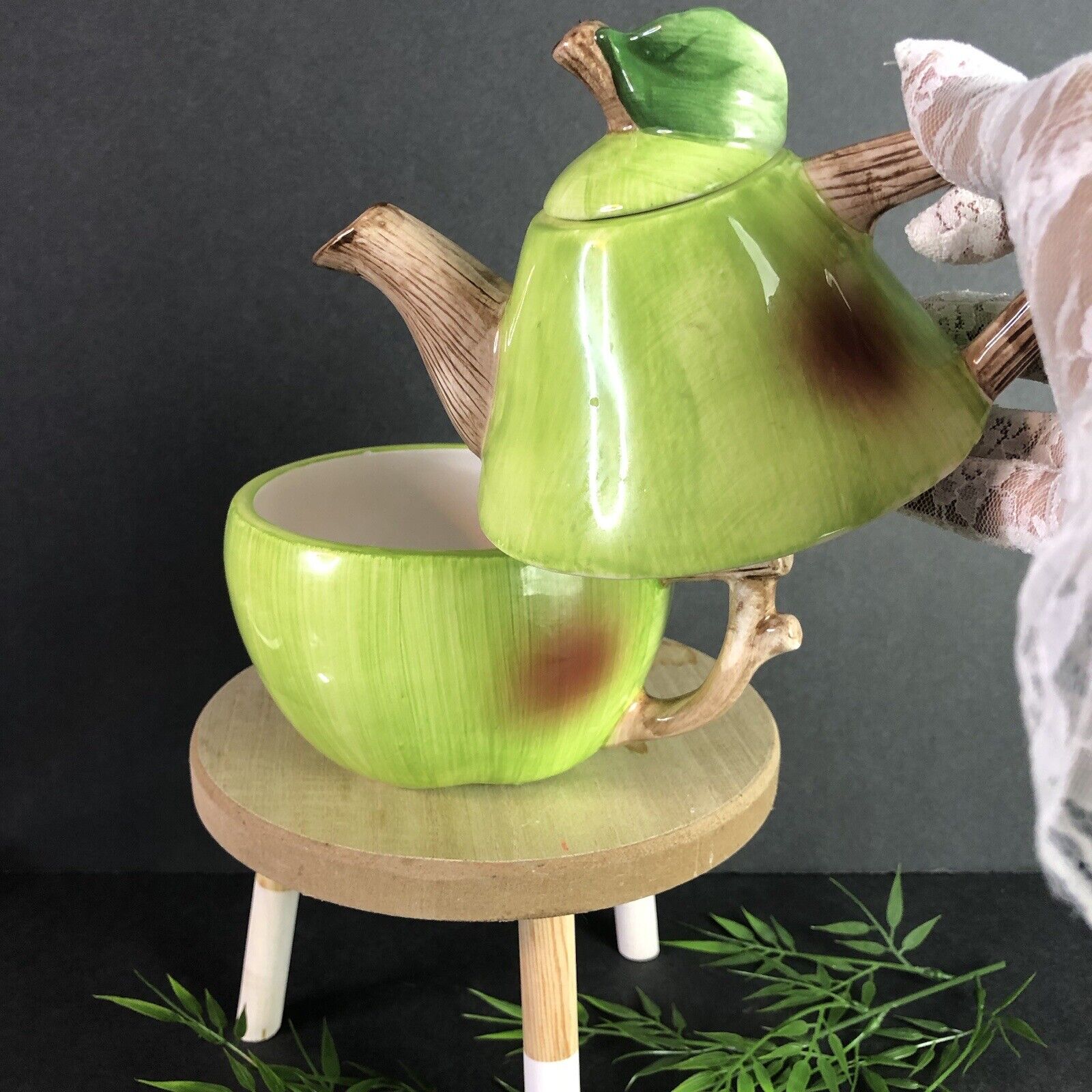 Vintage CIC Green Apple Peggy Jo Ackley Teapot for One with Matching Cup