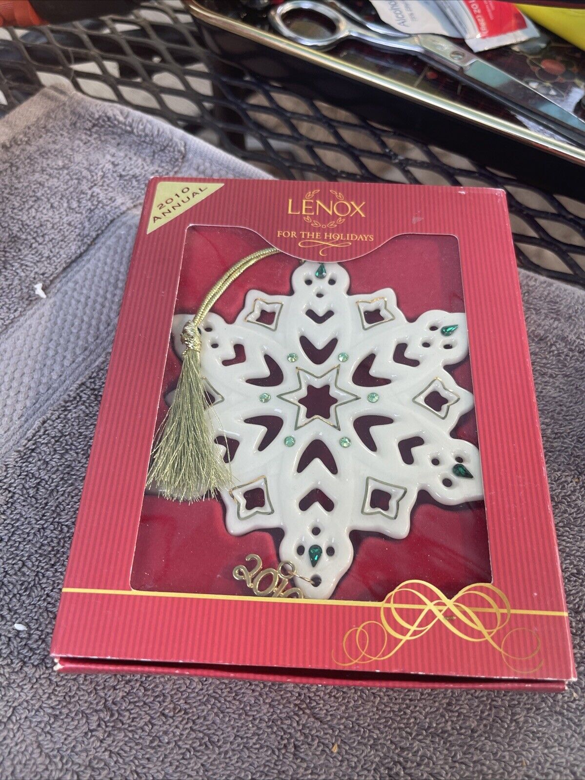 Lenox 2010 Annual Gemmed Snowflake Ornament  W/Box