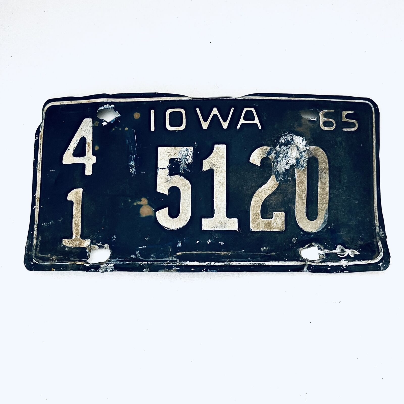 1965 United States Iowa Hancock County Passenger License Plate 41 5120