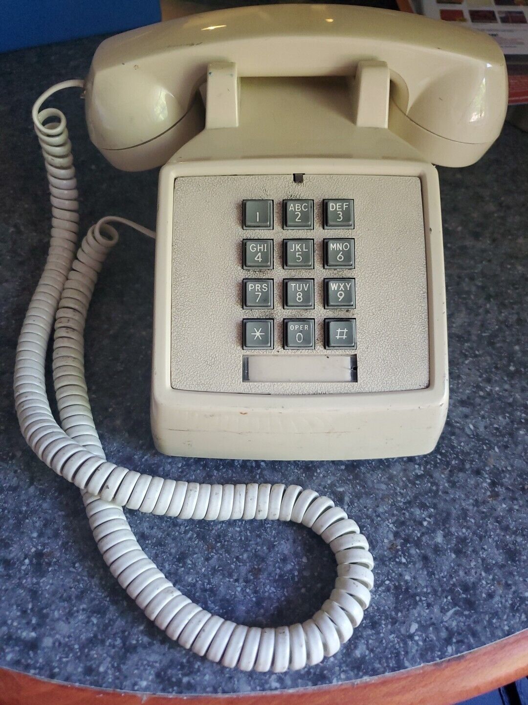 Vintage 1986 Pac-Tel Model PB2500I-A Touch Tone Phone Tan