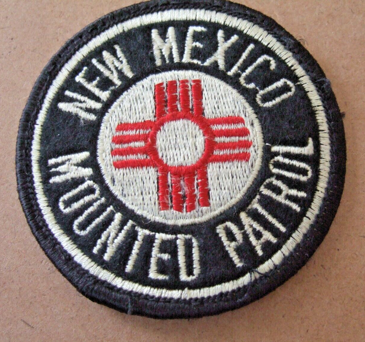 RARE   NEW MEXICO MOUNTED PATROL PATCH    BLACK,GRAY,RED   ZIA SUN SYMBOL    HTF