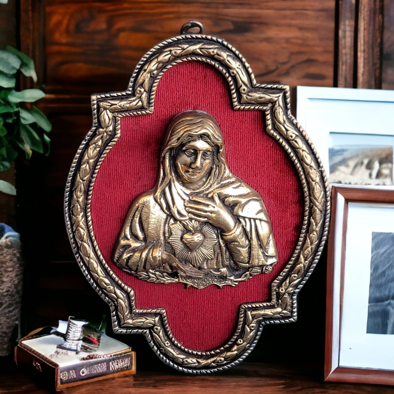 Antique Sagrado Coração de Maria Solid Bronze Red Velvet Plaque Wall Hanging 