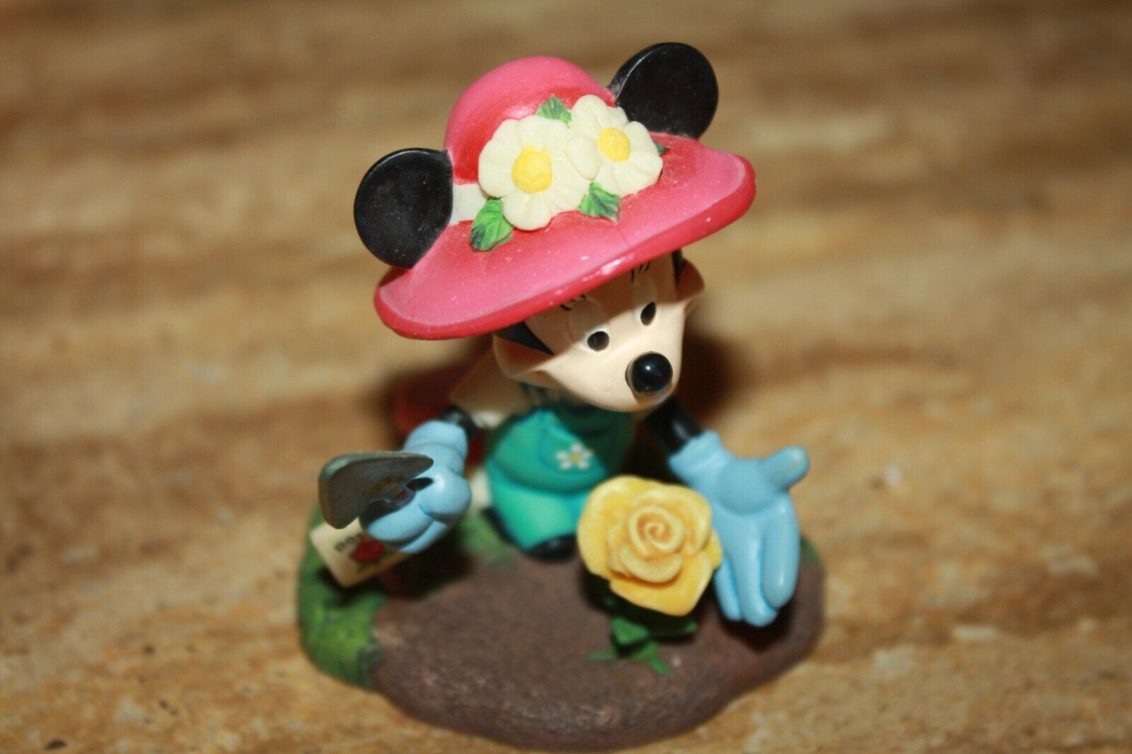 Disney Danbury Mint Minnie Mouse May Calendar