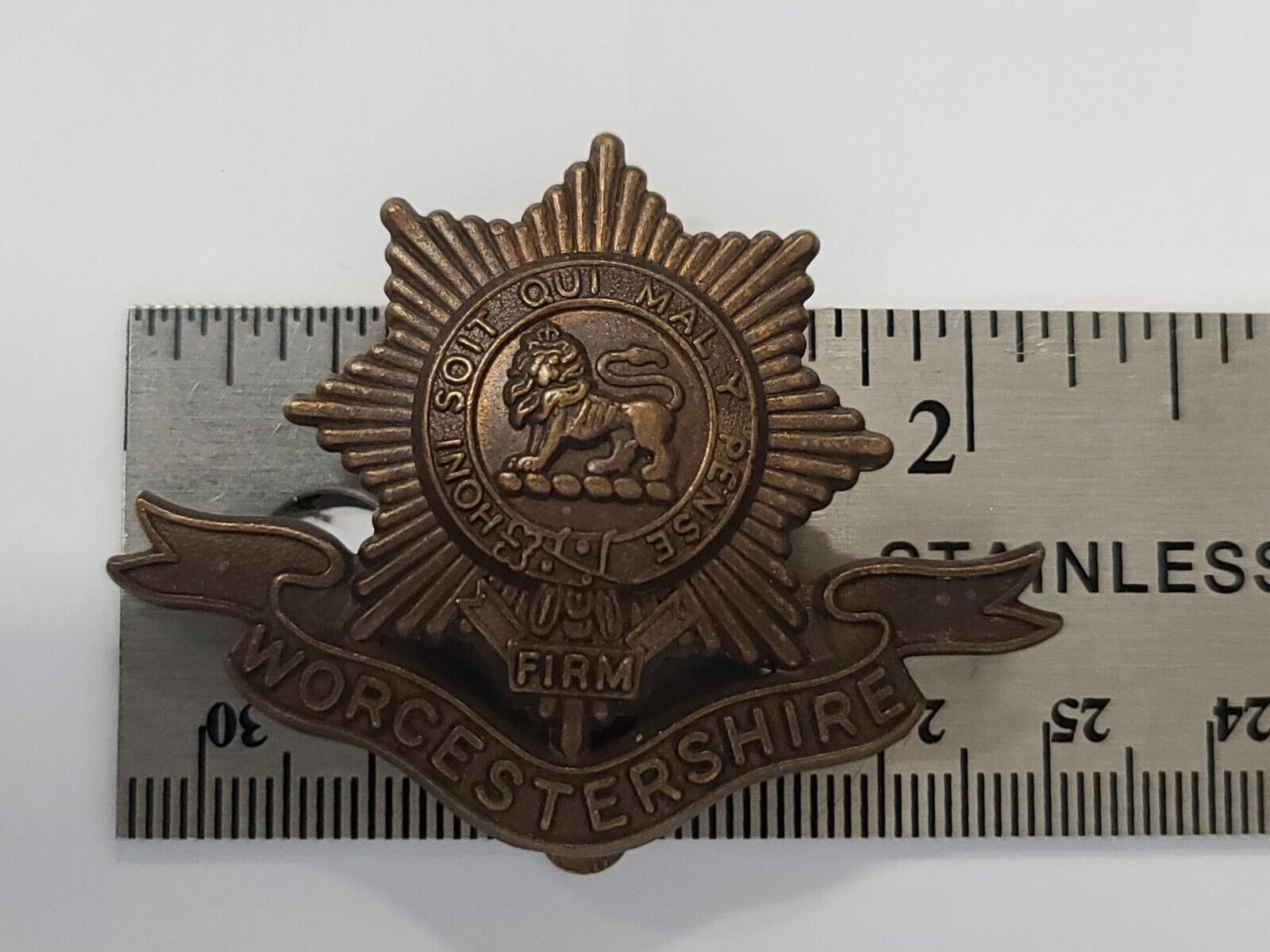 WW1 Worcestershire Regiment Cap Badge Slider