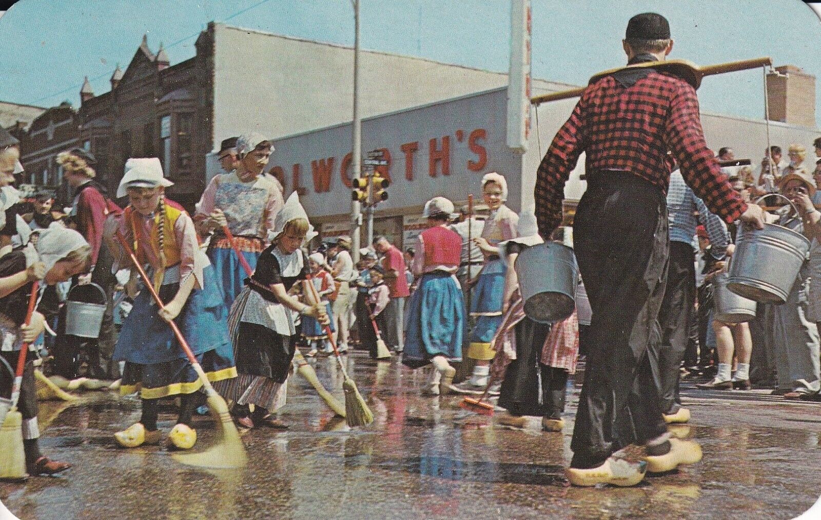 Holland Michigan Woolworths Tulip Time Scrubbing The Streets Postcard 1965 T286