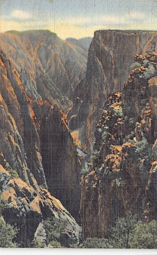 Postcard CO: Black Canyon of the Gunnison, Painted Cliffs, Colorado, Linen 1950