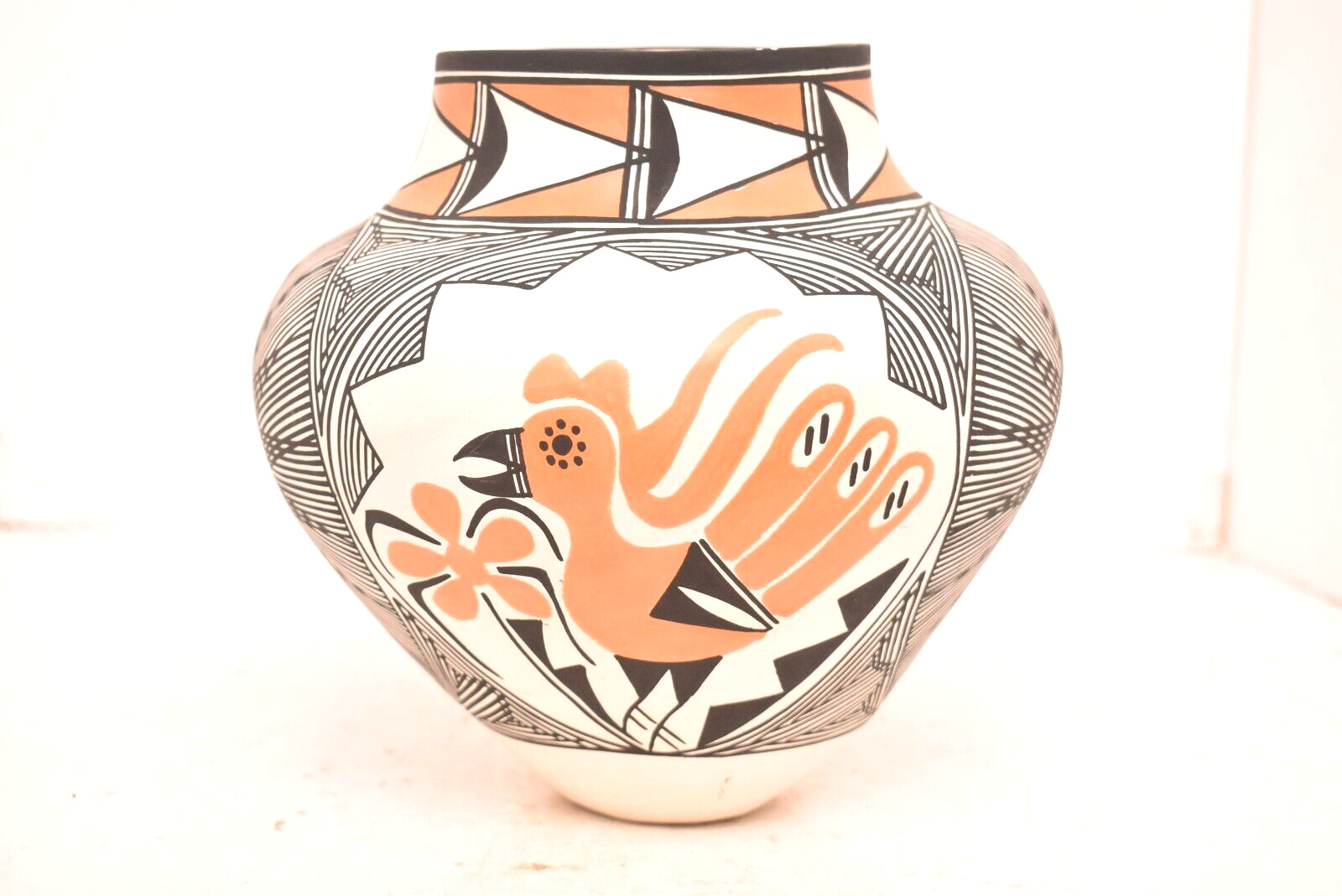Native American Indian Pottery Acoma Handmade FINE LINE BIRD Pictorial Vase OLLA