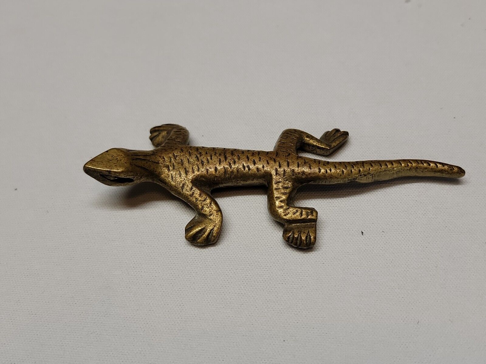 Vintage  Lizard Decor Figure Paper Weight Trinket Gold Tone