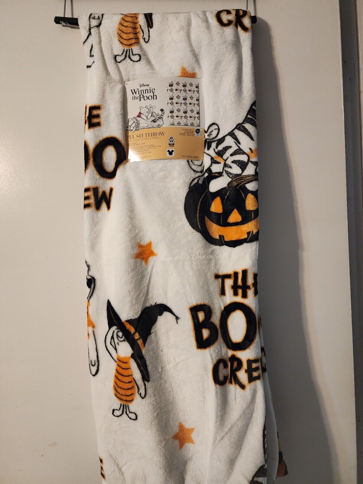 Disney Halloween Rare Winnie The Pooh The Boo Crew Plush Throw Blanket