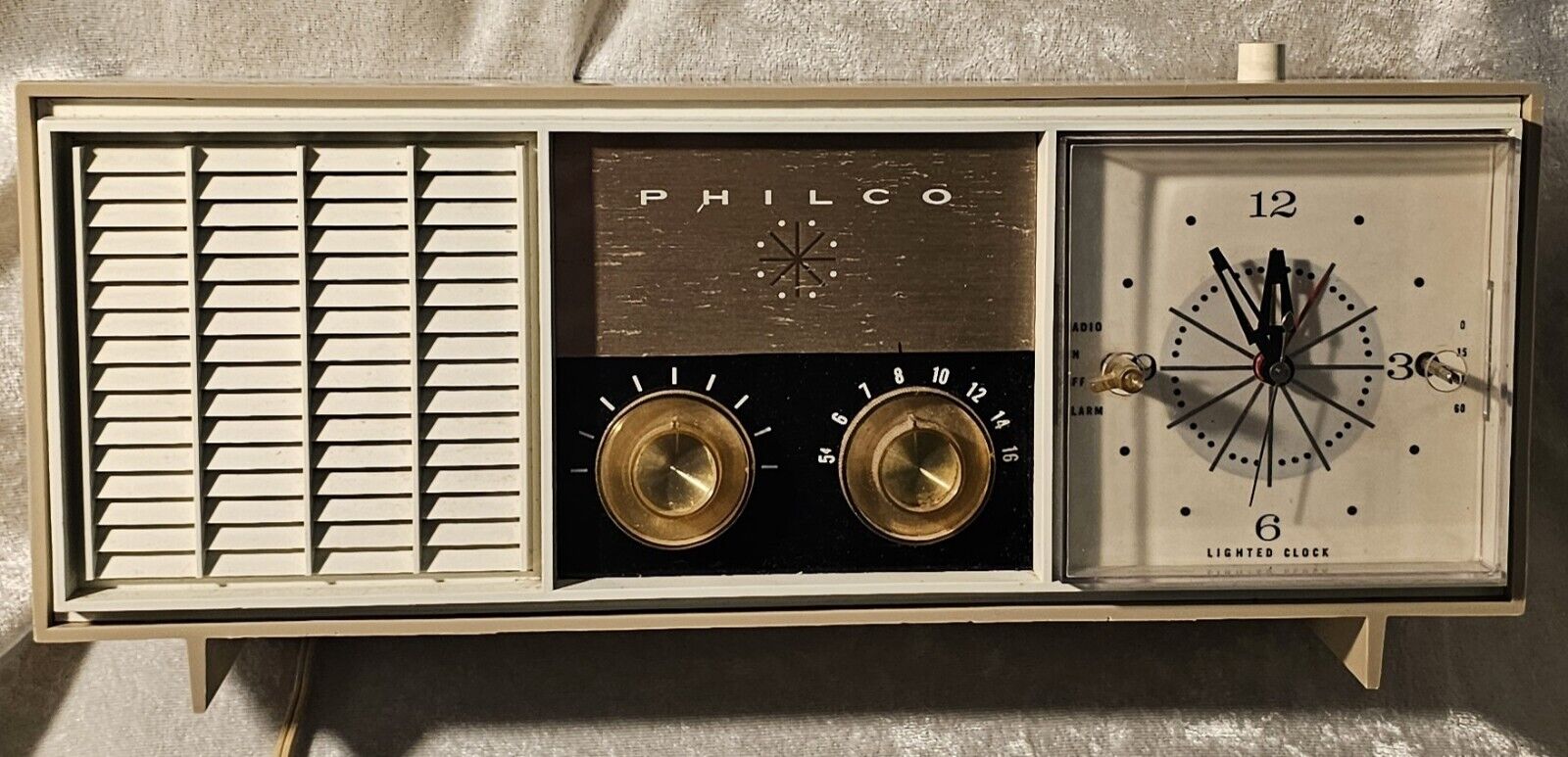 Philco Vintage Tube Clock AM Radio Rare Find Collectible Working Radio