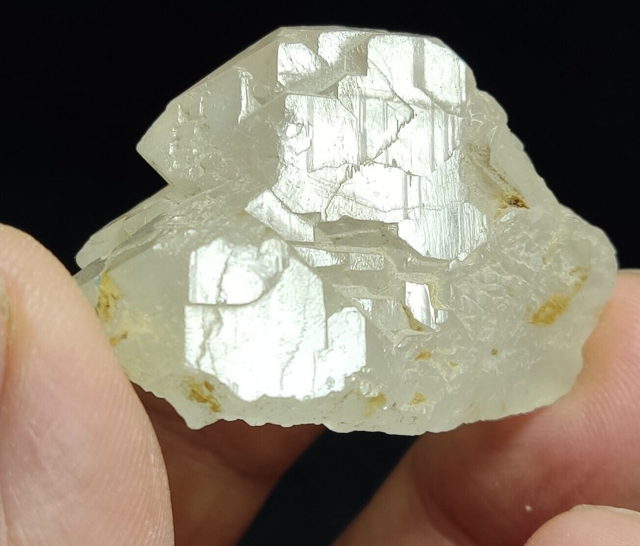 A very Aesthetic Natural terminated gwindel like Quartz crystal 38 grams