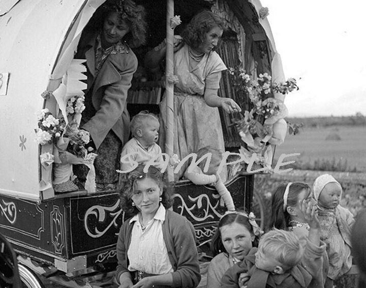 1930s IRISH GYPSY CARAVAN  PHOTO Travelers (134-V)