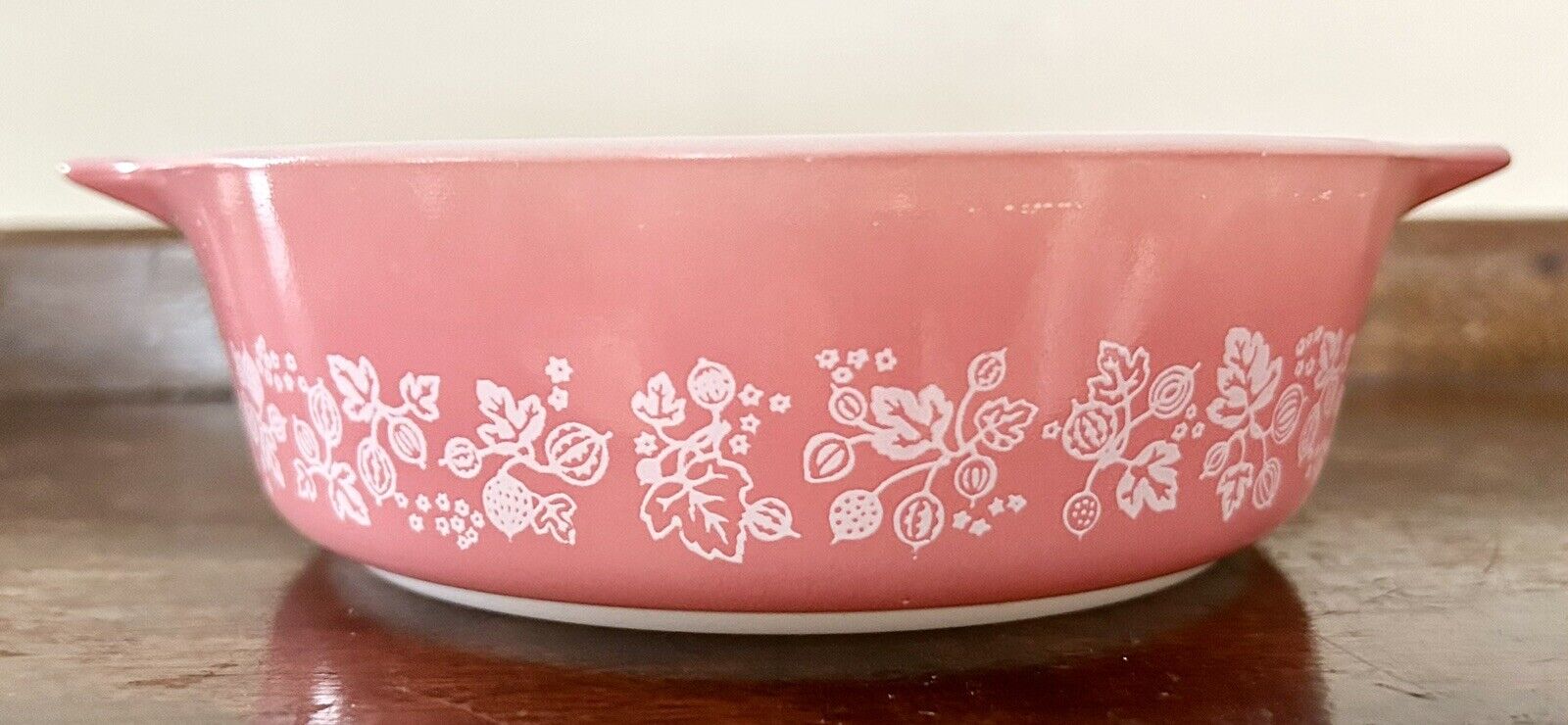 Pyrex White on Pink Gooseberry Cinderella Casserole Dish No Lid  ~ 471 ~ 1 Pint