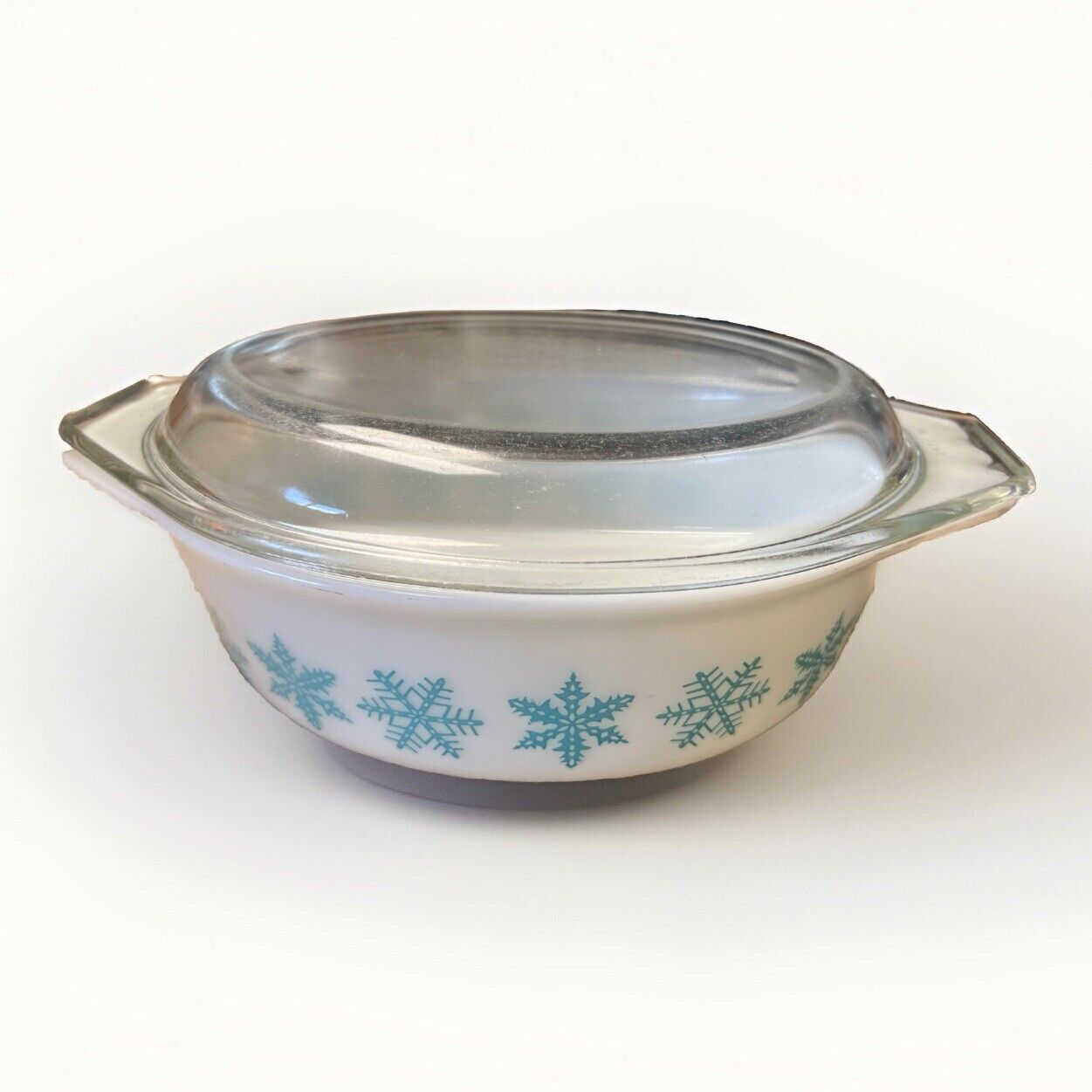 Vintage Pyrex Snowflake Turquoise on White 1.5 Qt Oval Lidded Casserole 043