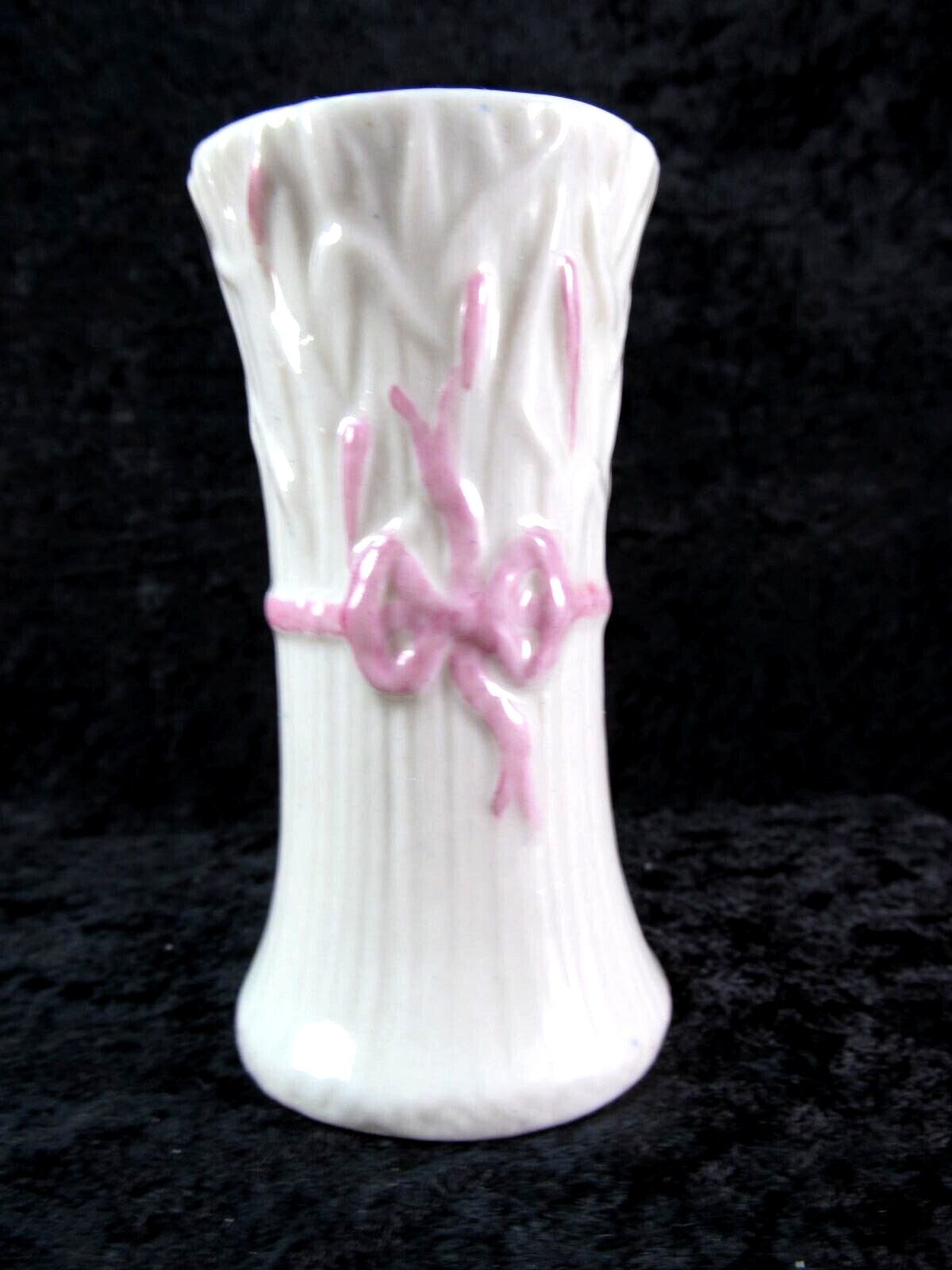 Belleek Irish Typha Spill Vase 3-3/4\