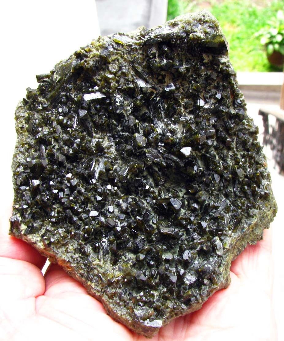 EPIDOTE GREEN CRYSTALS on MATRIX from PERÚ....NEW FIND....OUTSTANDING BRIGHTNESS