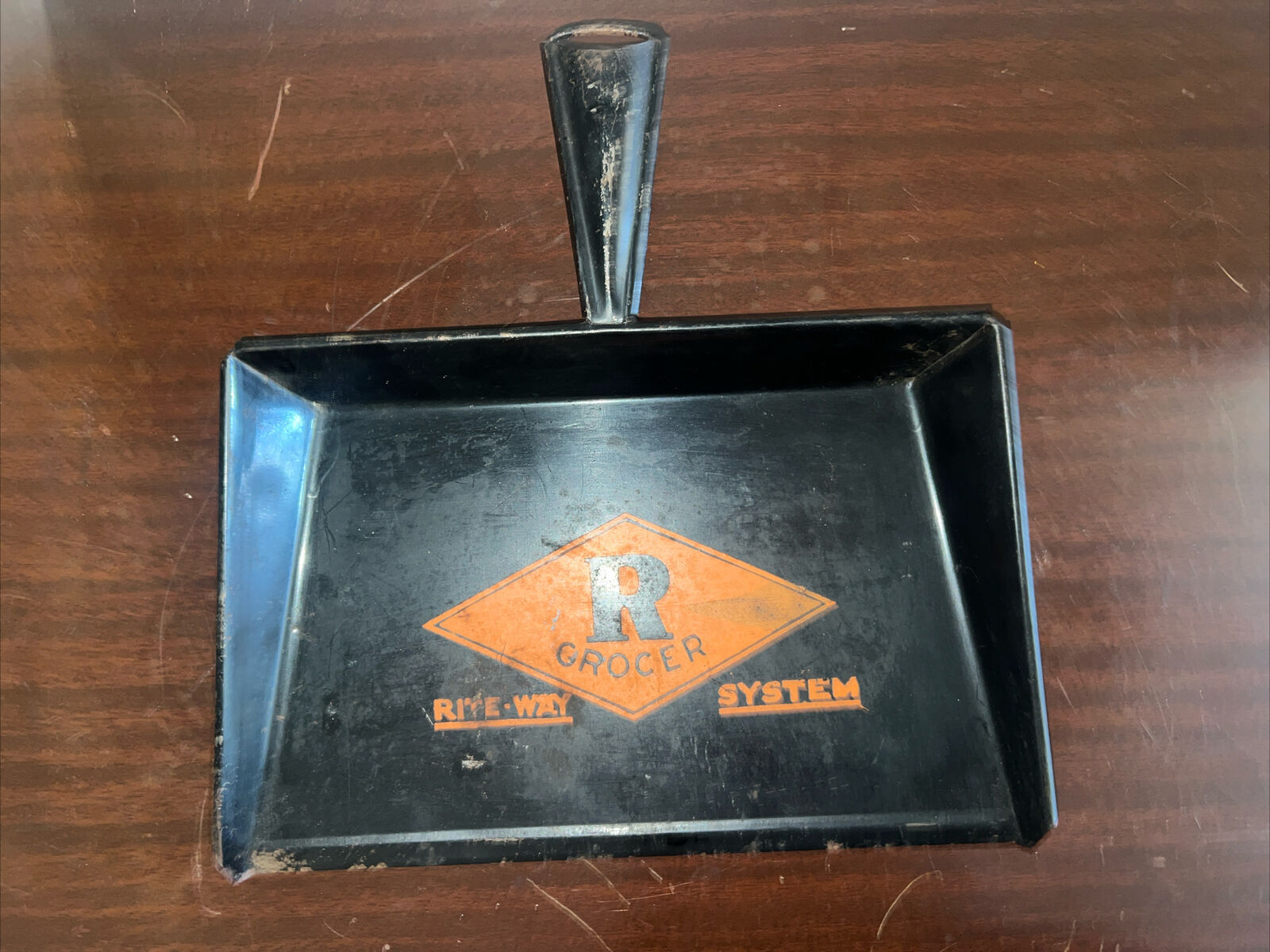 R Grocer, Rite-Way System Vintage Tin Advertising Dust Pan