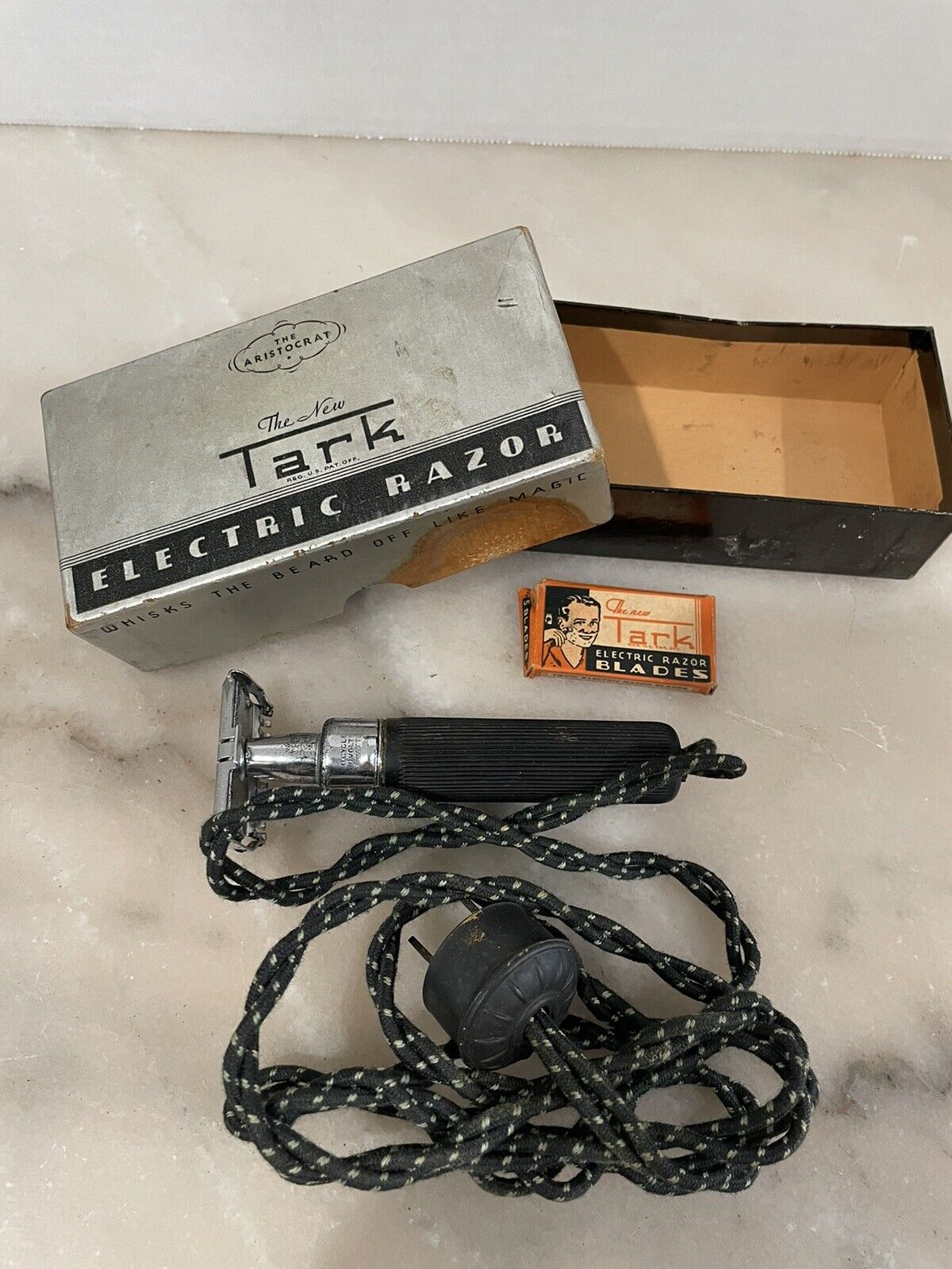 Vintage Sa1930's TARK Aristocrat Electric Razor with original box