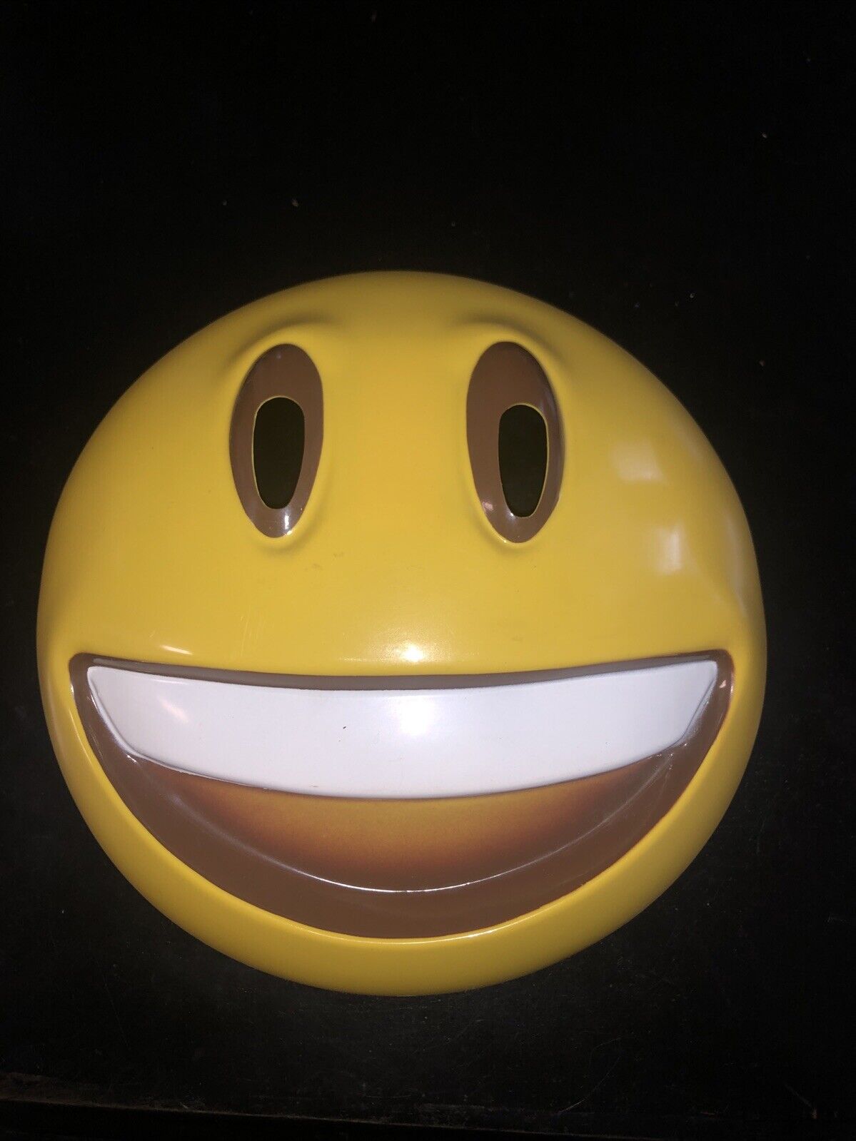 Wink or Smile Emoji Mask Halloween/Cosplay/Décor Plastic Adult Size