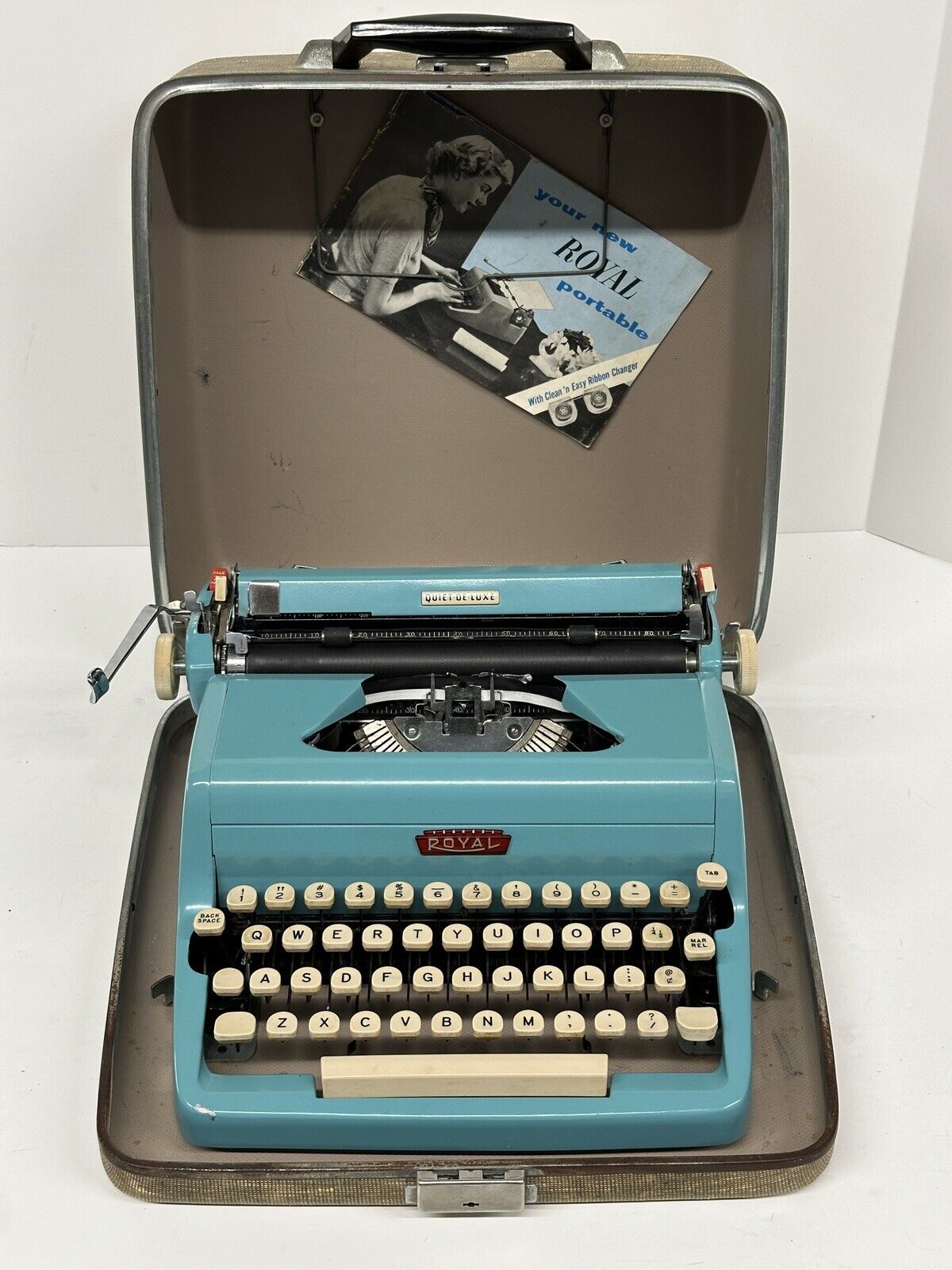 Vintage 1958 Royal Quiet De Luxe Portable Typewriter Blue w/ Case Nice Working