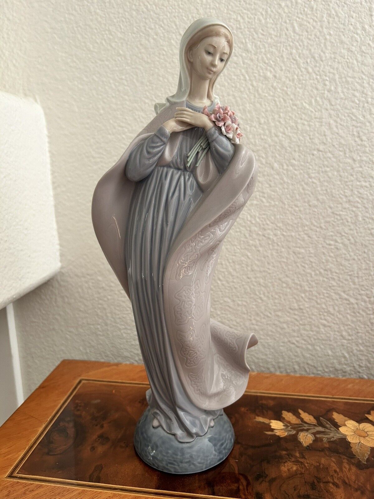 Lladro Porcelain Figurine Our Lady With Flowers #5171 Produced 1977-1984