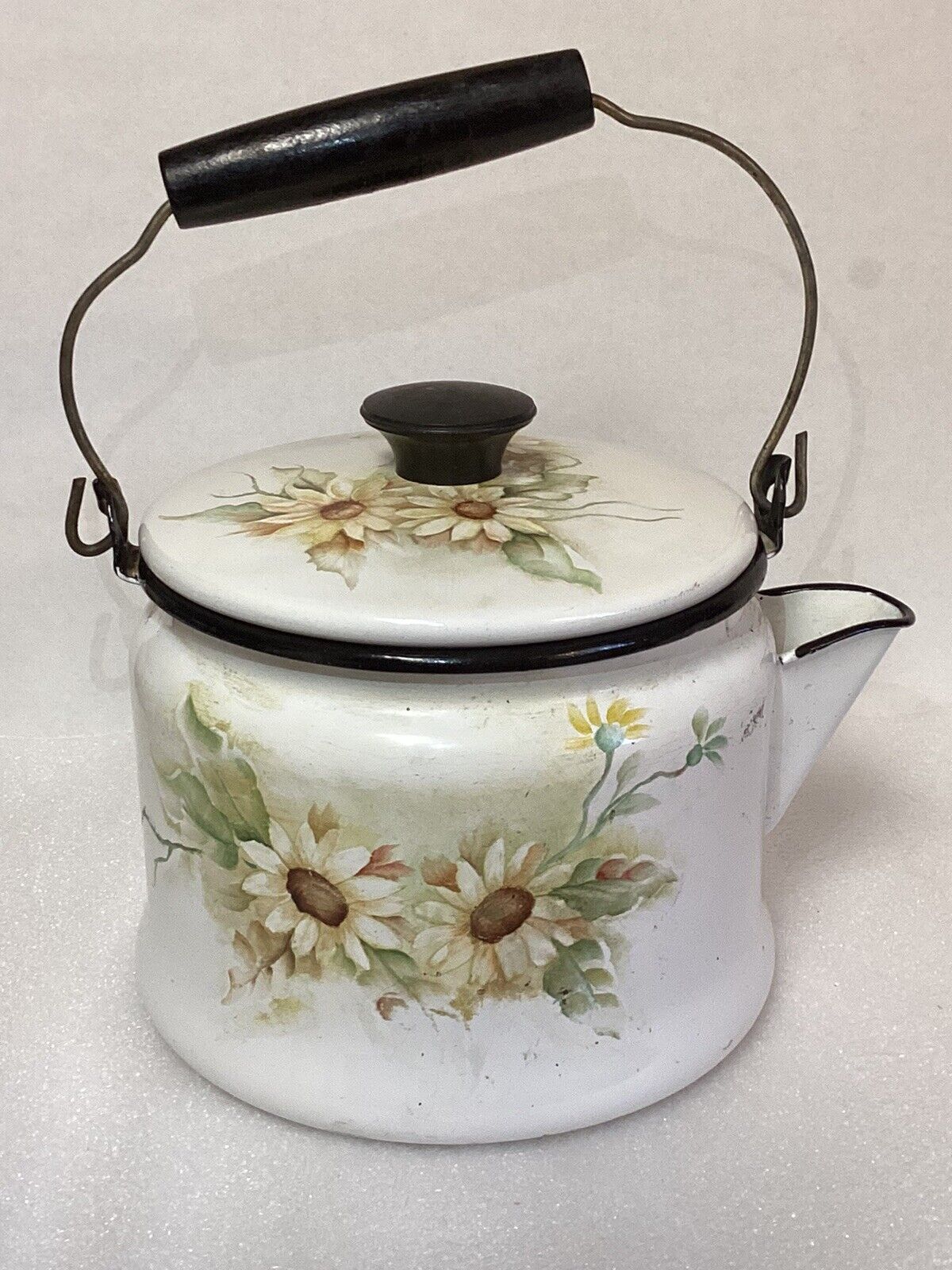 VTG Rustic Metal Kettle Pot With Wooden Handle 6.75 X 8.25 Yellow/ White Floral